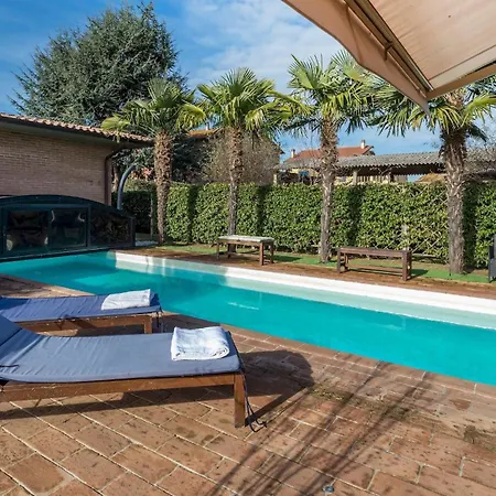 Vila Vivi' 8, Emma Monte San Savino